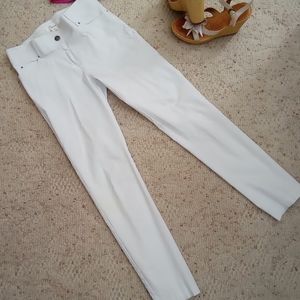 89th & Madison skinny jeans.